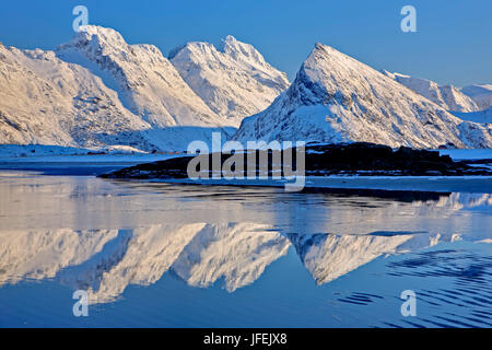 Norvegia, provincia nord del paese, spiaggia vicino Yttersand Foto Stock