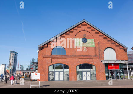 Il Galles, Glamorgan, Swansea, Swansea Docks, National Waterfront Museum Foto Stock