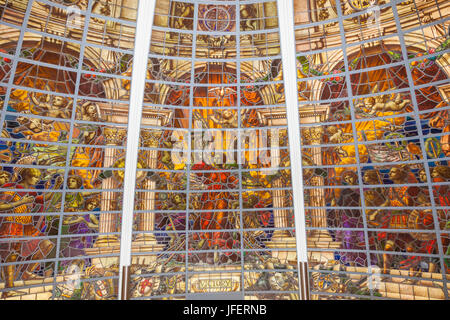 Inghilterra, Londra Greenwich, Museo Marittimo Nazionale, Display di vetro macchiato dal Baltic Exchange da John Duddley Forsyth Foto Stock