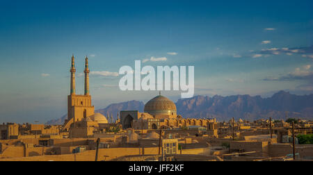 Tramonto sulla antica città di Yazd, Iran Foto Stock