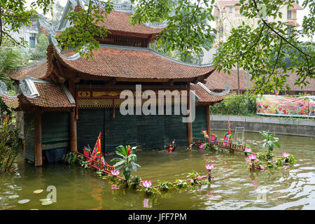 Acqua Puppet Theatre performance ad Hanoi, in Vietnam, in Asia Foto Stock