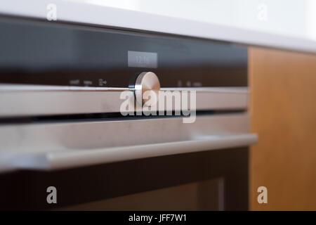 Chiusura del forno moderno Foto Stock