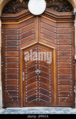 Antiche porte in legno e porte . Foto Stock