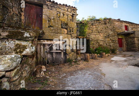 Età caratteristica casa colonica in Galizia Foto Stock