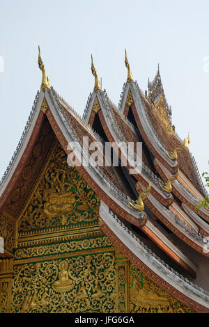 Dettaglio del Haw Pha Bang tempio presso il Palazzo Reale di motivi a Luang Prabang, Laos, Asia Foto Stock