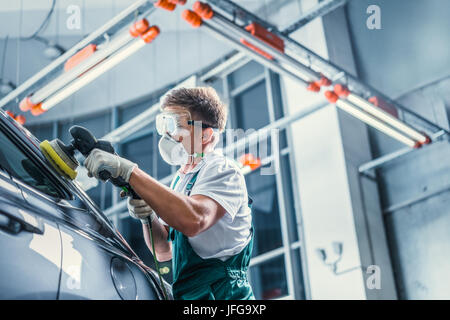 Mechanic in tute da lavoro Foto Stock