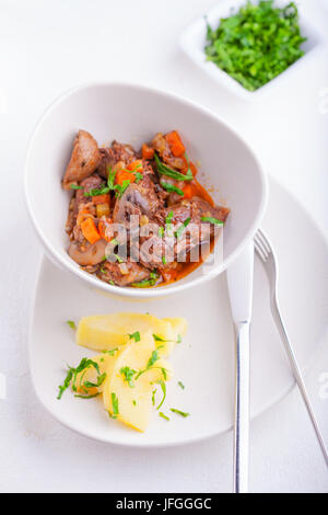 Spezzatino di manzo in uno slow cooker Foto Stock