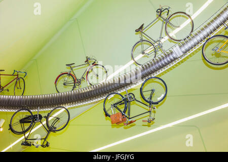 La Scozia, Glasgow, Riverside Museum, Esposizione di biciclette Vintage Foto Stock