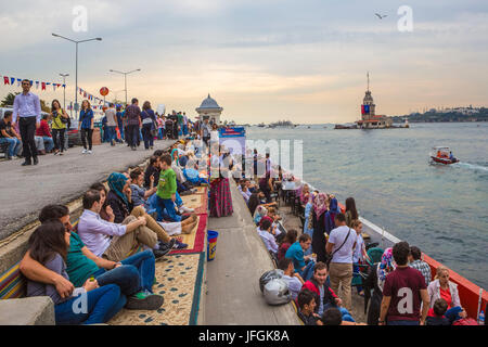 Turchia, Istanbul City,Harem Uskudar terrazza, Maiden's Tower, Kiz Kulesi, Foto Stock