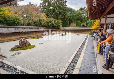 Giappone, Kyoto City, Ryoan-ji, il giardino di roccia Foto Stock