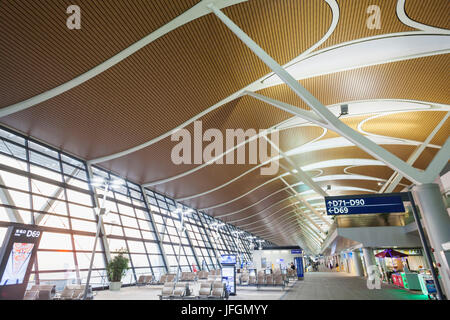 Cina, Shanghai Shanghai Pudong International Airport Lounge di partenza Foto Stock