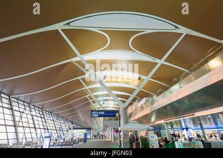 Cina, Shanghai Shanghai Pudong International Airport Lounge di partenza Foto Stock