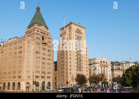 Cina, Shanghai, il Bund, il Fairmont Hotel di pace e Banca di Cina Costruzione Foto Stock