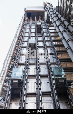 Inghilterra, Londra, Città, Lloyds Building, il ascensori esterni Foto Stock