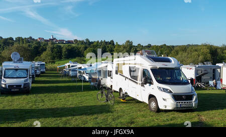 Camper campeggio Überlingen, Lago di Costanza, Baden-Württemberg, Germania Foto Stock