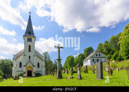 La chiesa del villaggio abbandonato Zvonková (montagna Glöckel), Cechia, Jihocesky kraj (Boemia del Sud regione), Horní Planá (piano superiore) Foto Stock