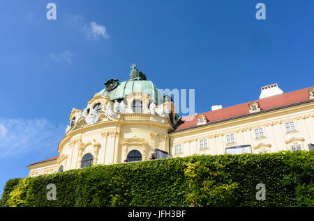 Seminario di Klosterneuburg: Vista del sud con appartamenti imperiali, la cupola è coronato con la corona del Sacro Romano Impero, Bassa Austria, Bosco Viennese, Klosterneuburg Foto Stock