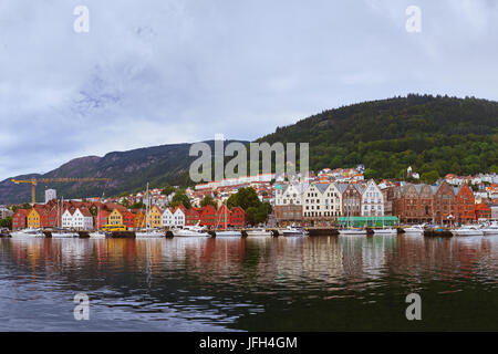 Famoso Bryggen street a Bergen - Norvegia Foto Stock