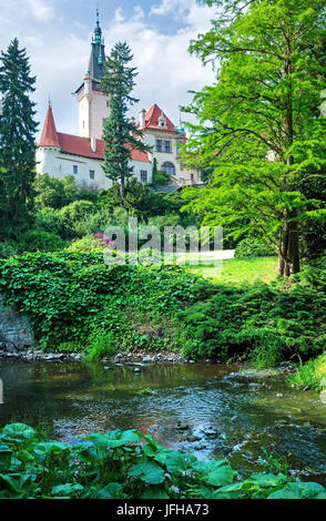 Castello Pruhonice o Pruhonicky zamek summer view (Praga, Repubblica Ceca) Foto Stock