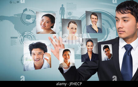 Immagine composita della c'erano pochi sorrisi imprenditore toccando Foto Stock