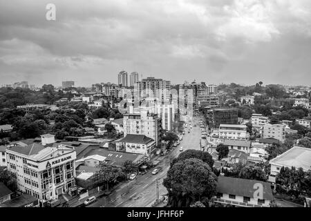 Yangon / Città Ragoon street view townscape dall'alto - Panoramica - posto per visitare il Myanmar/Birmania Foto Stock