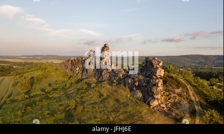Devils muro di roccia nella formazione delle montagne Harz. Germania Foto Stock