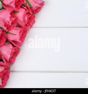 Rosen Blumen zum Geburtstag oder Muttertag mit Textfreiraum Foto Stock