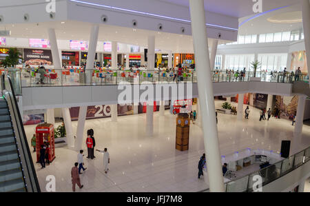 Pacchetti Shopping Mall interni, Lahore Punjab, Pakistan Foto Stock