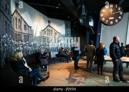 Regno Unito e Irlanda del Nord, Belfast, Belfast Docklands, Titanic Belfast Museum, interno Foto Stock