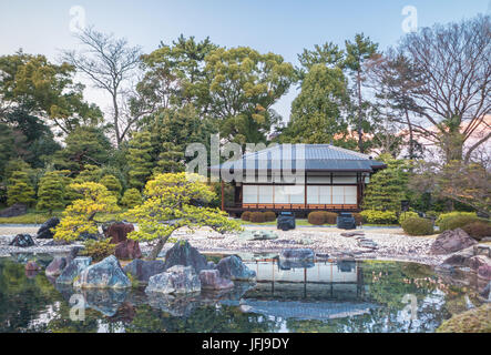 Giappone, Kyoto City, imperiali giardini di Castello, tea house Foto Stock