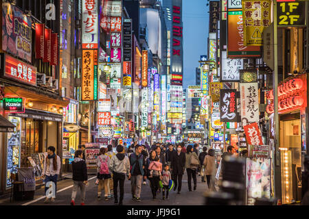 Giappone Tokyo City, il quartiere di Shinjuku, Kabukicho distretto di notte Foto Stock