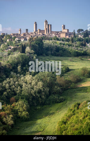 Vista della città di San Gimignano, Val d'Orcia, Siena distretto, Toscana, Italia, Foto Stock