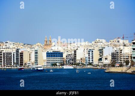 Vista in direzione di Sliema visto da Valletta Valletta, Malta, l'Europa. Foto Stock