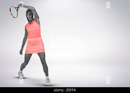 Immagine composita di atleta giocando a tennis con una racchetta Foto Stock