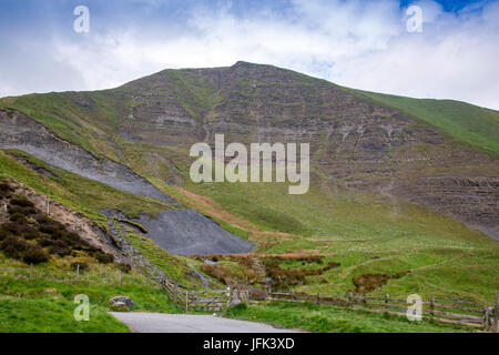 Il smottamenti al di sotto del fronte orientale di Mam Tor in Peak District, Derbyshire, England, Regno Unito Foto Stock
