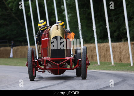 Goodwood, UK. 1 Luglio, 2017. Fiat S76 "la bestia di Torino", pilotato da Duncan Pittaway al Goodwood Festival della Velocità di credito: Malcolm Greig/Alamy Live News Foto Stock