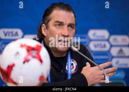 San Pietroburgo, Russia. 1 Luglio, 2017. Il Cile allenatore Juan Antonio Pizzi, fotografata durante la conferenza stampa del Cile per la Confederations Cup a San Pietroburgo, Russia, 1 luglio 2017. Il Cile volti in Germania la Confed Cup finale il 2 luglio 2017. Foto: Marius Becker/dpa/Alamy Live News Foto Stock