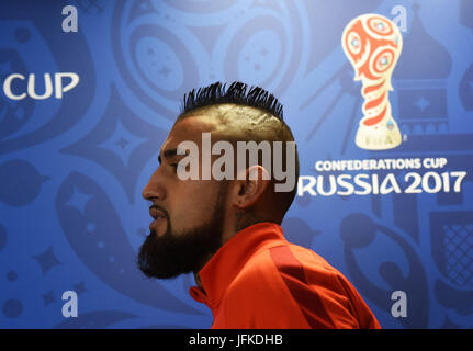 San Pietroburgo, Russia. 1 Luglio, 2017. 1 luglio 2017 - Saint Petersburg, Russia - Cile Arturo Vidal, fotografata durante la conferenza stampa del Cile per la Confederations Cup a San Pietroburgo, Russia, 1 luglio 2017. Il Cile volti in Germania la Confed Cup finale il 2 luglio 2017. Credito: Andrey Pronin/ZUMA filo/Alamy Live News Foto Stock