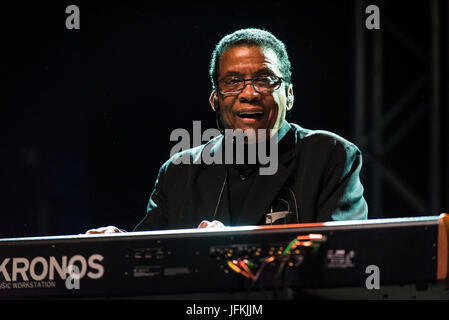 Glynde, East Sussex, 1 luglio, 2017. Herbie Hancock in primo piano il grande stadio superiore sul primo giorno pieno di amore supremo Festival Jazz a Glynde posto. Credito: Francesca Moore/Alamy Live News Foto Stock