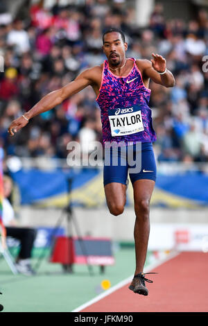 Parigi. 1 Luglio, 2017. Christian Taylor di gli Stati Uniti compete durante gli Uomini Salto triplo Finale della IAAF Diamond League meeting di atletica a Parigi in Francia il 1 luglio 2017. Christian Taylor rivendicato il titolo con 17.29 metri. Credito: Chen Yichen/Xinhua/Alamy Live News Foto Stock