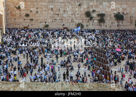 La zona del Muro occidentale del Tempio riempito con le persone Foto Stock