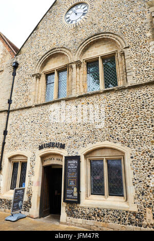 Moyses Hall Museum, uno degli ultimi superstiti Case normanna in Gran Bretagna, Cornhill Bury St Edmunds, Suffolk, Regno Unito Foto Stock