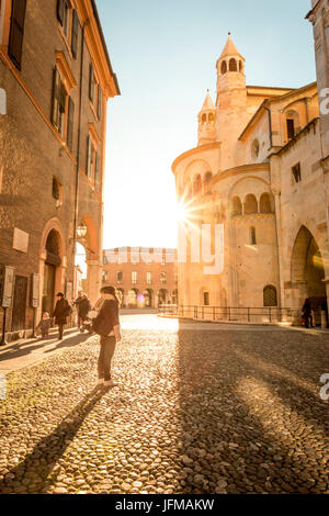 Modena, Emilia Romagna, Italia, Piazza Grande e il Duomo al tramonto, Foto Stock