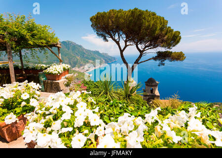 Ravello, Amalfi, Sorrento, Italia, vista della costa da Villa Rufolo Foto Stock