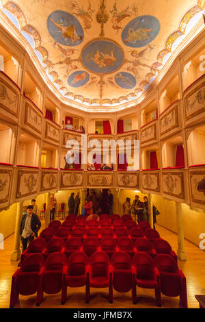 L'Europa, Italia, Umbria Comprensorio di Perugia, Montecastello di Vibio, il teatro più piccolo del mondo, il teatro della condordia Foto Stock