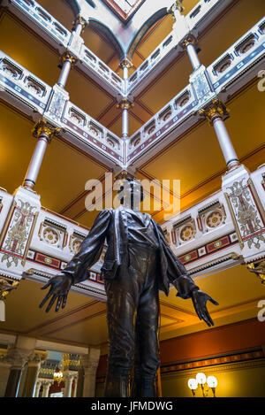 Stati Uniti d'America, Connecticut, Hartford, Connecticut State Capitol, scultura della guerra rivoluzionaria americana hero, Nathan Hale, da Carl Gerhardt, 1886 Foto Stock