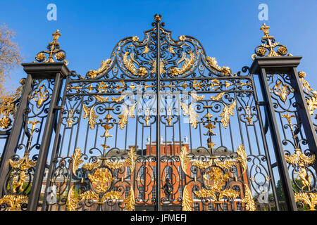 Inghilterra, London, Kensington, Kensington Palace, cancelli di ingresso Foto Stock