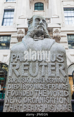 Inghilterra, Londra, Città di Londra, statua di Paul Julius Reuter, fondatore dell'Agenzia di Stampa Reuters Foto Stock