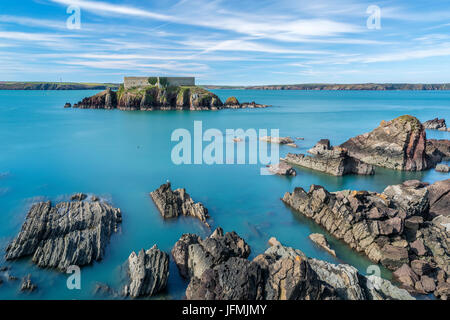 Thorn Isola Fort, angolo di West Bay, Milford Haven, Pembrokeshire National Park, Angolo, Galles. Foto Stock