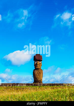 Moai a Ahu Ko Te Riku, Tahai complesso archeologico, Parco Nazionale di Rapa Nui, Isola di Pasqua, Cile Foto Stock